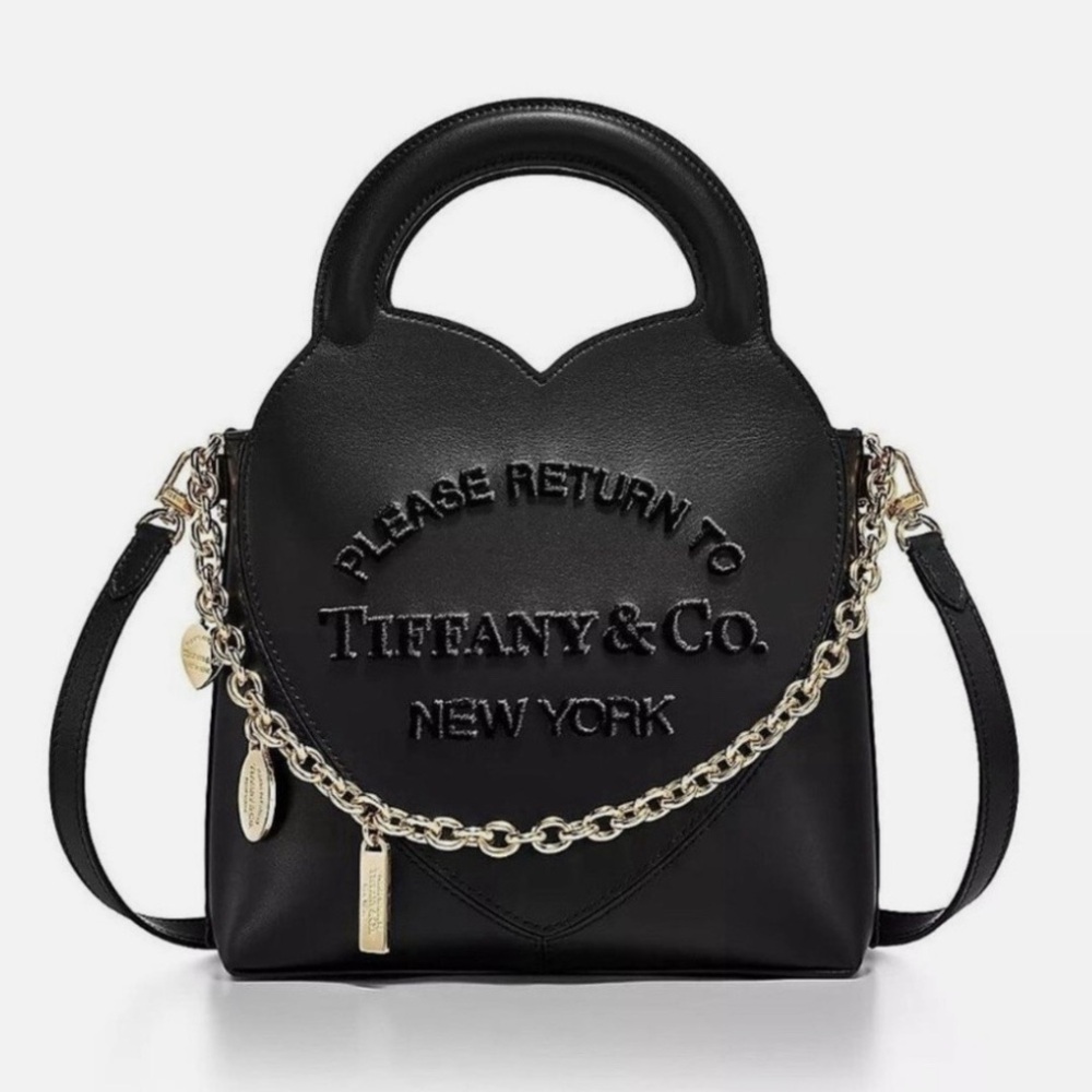 Tiffany & Co. Black Heart Bag with Gold Chain Accent. A rare beauty 🖤